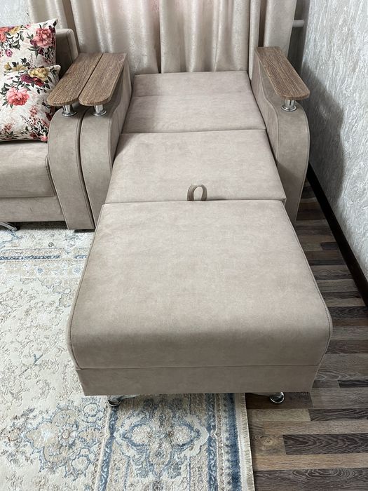 Диван тройка 160000 тг за 3 ку