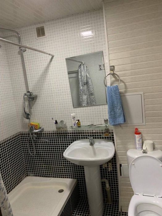 Шота Руставели ОЙБЕК 2 остановки  3/4/5 Кирпич квартира трехкомнатная