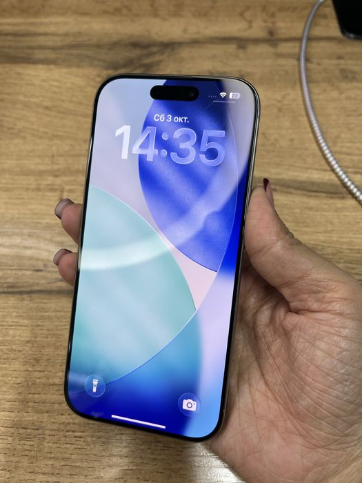 Телефон Apple iPhone 16 Pro