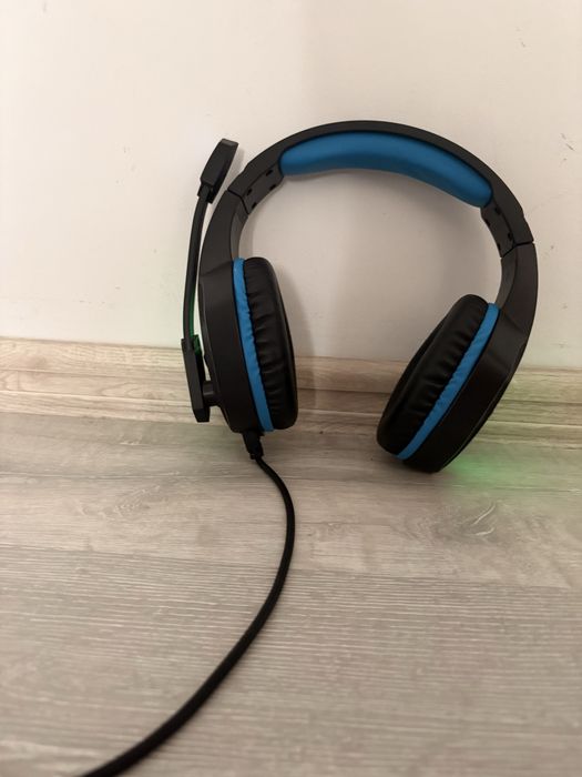 Casti gaming RGB surround noise cancelation si/sau suport RGB casti