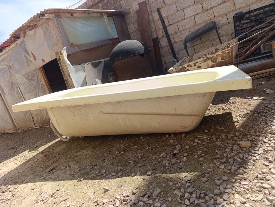 Ванна акриловая.