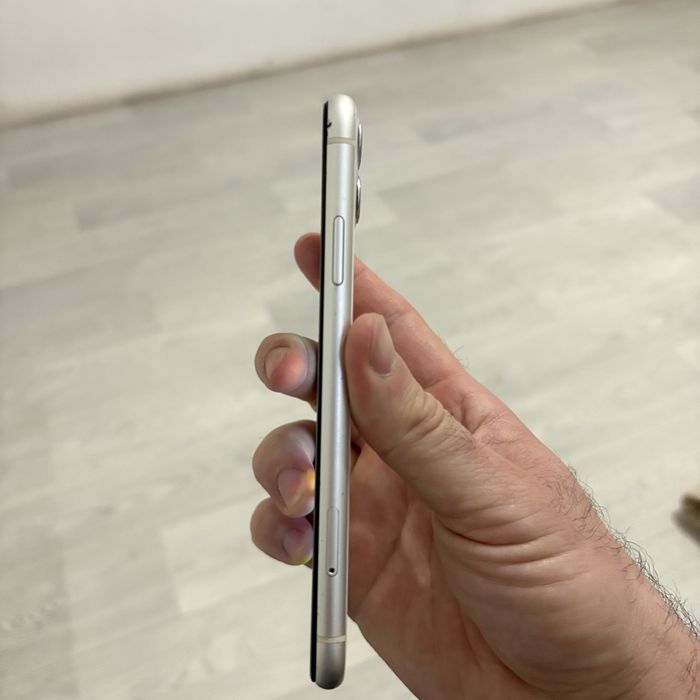 Айфон 11 продам Срочно