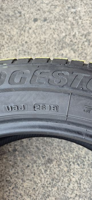 4 anvelope iarna runflat Bridgestone 245/50/19.Pretul este pe bucata.