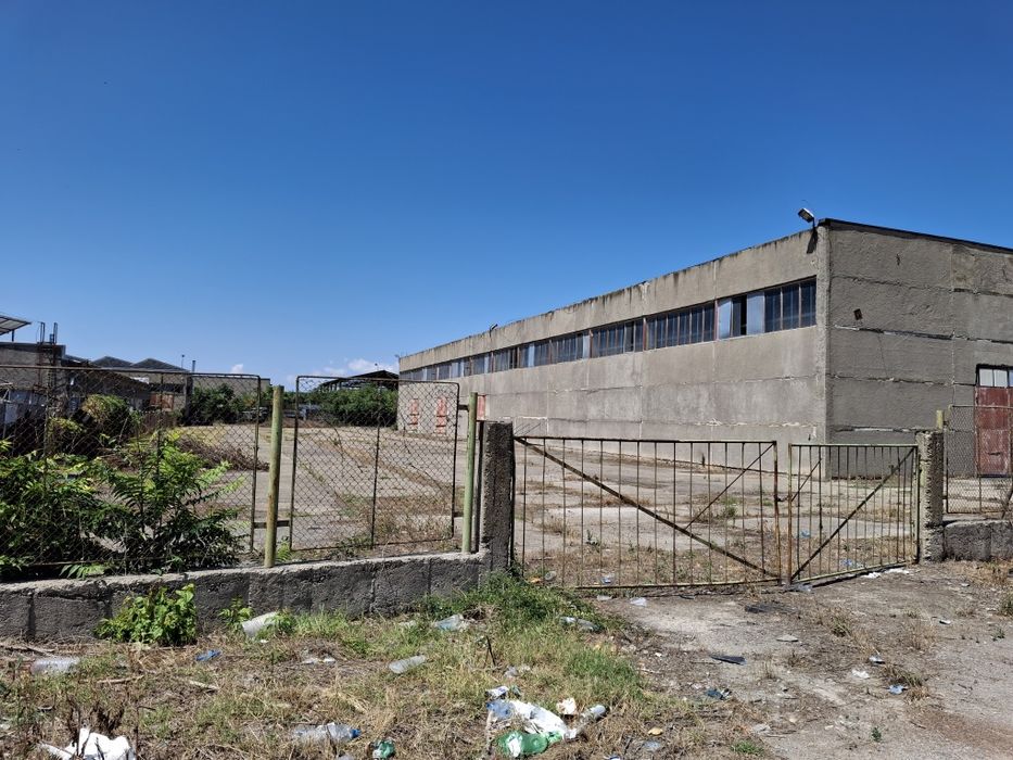 Продава се Склад в Нова Загора - 4500 кв.м за 147 €/кв.м - Снимка #2