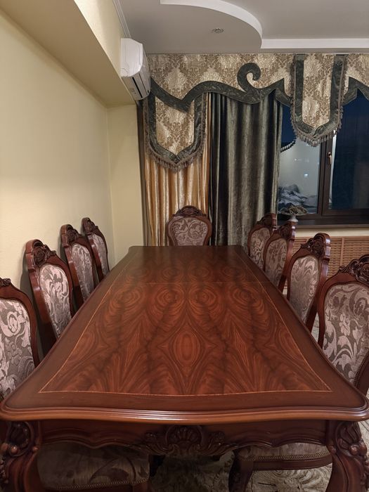 Шикарный обеденный стол + 10 стульев