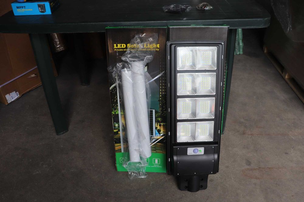 Lampa LED cu panou solar 200W, 6500K iluminat Stradal sau curte