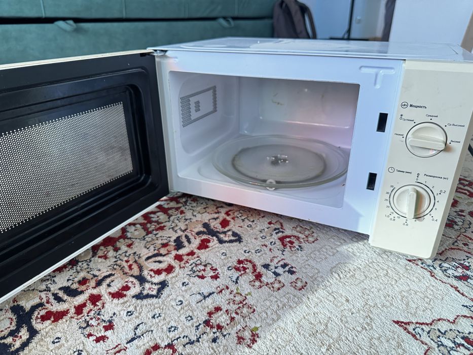 Микроволнока Midea