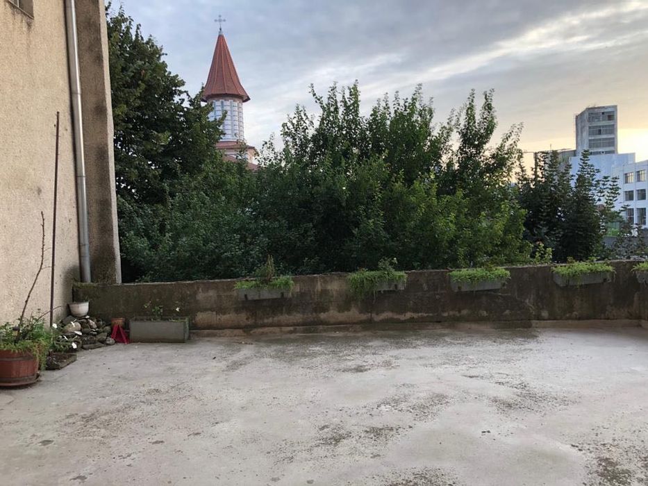 Apartament de închiriat, 3 camere, lângă Complexul Studentesc