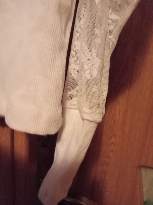Vand Bluza Bumbac Elastic cu mâneci brodate Marime L Nou