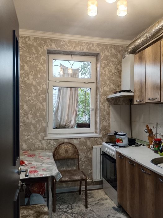 Kvartira arzon sotiladi