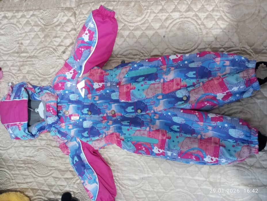 Продам детские комбинезоны
