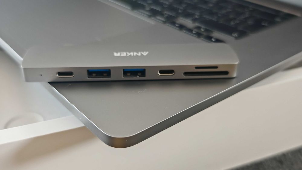 MacBook Pro 16” 2019 • Intel i7 • 32GB RAM • 512GB SSD