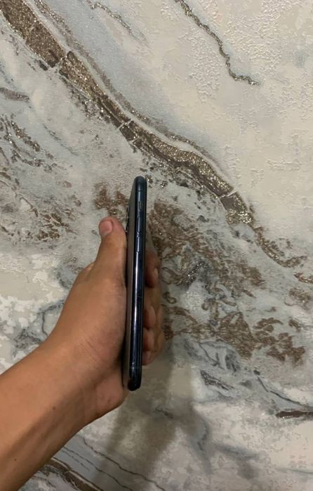 Iphone 11 pro srochna sotiladi