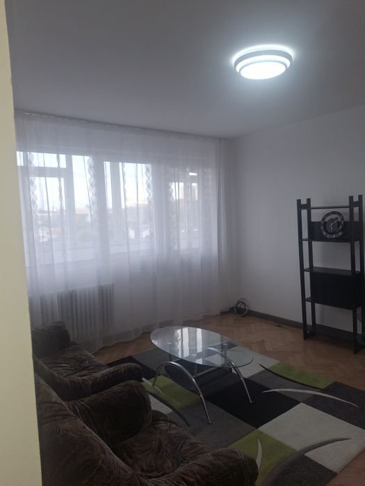 Închiriez ap cu trei camere in Buc  calea Giulesti nr48 bl4 ap 92 et 5 langa stadionul Giulesti.Ap este spatios cu doua balcoane f mari .