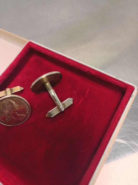 Сребърни ботонели