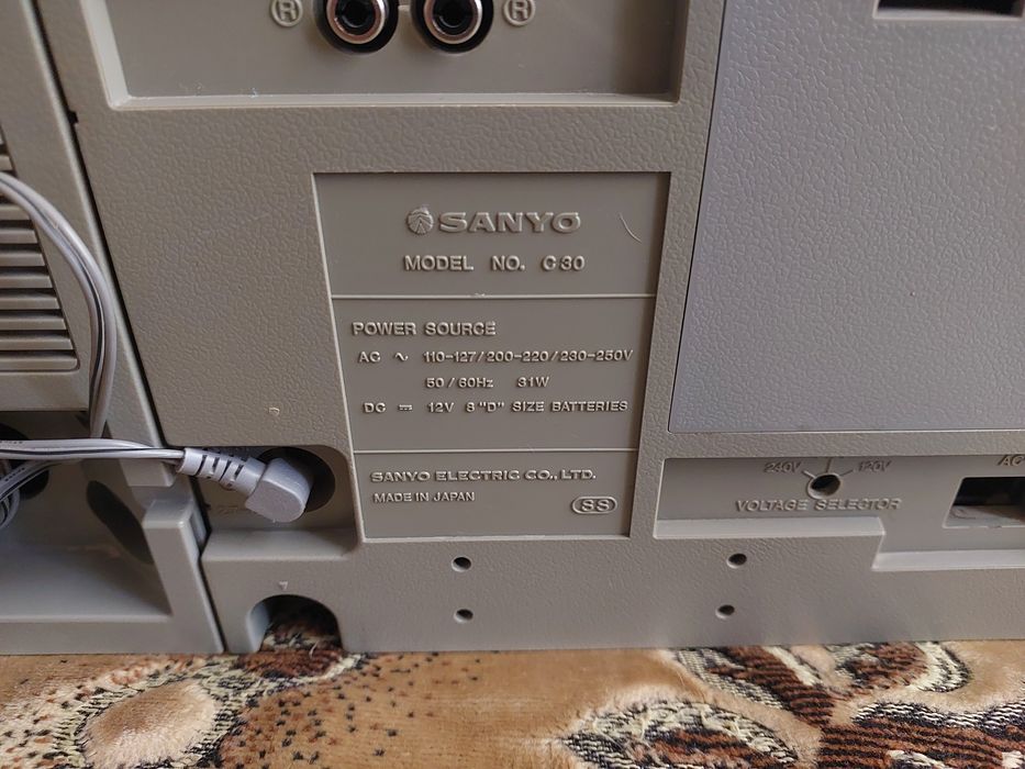 Магнитофон SANYO модель c 80
