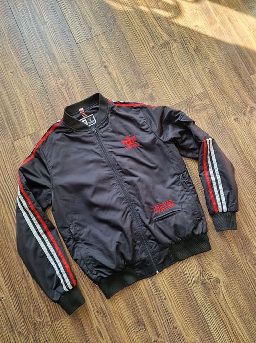 Страхотно мъжко яке ADIDAS CHELSЕА размер
S, без забележки като ново,