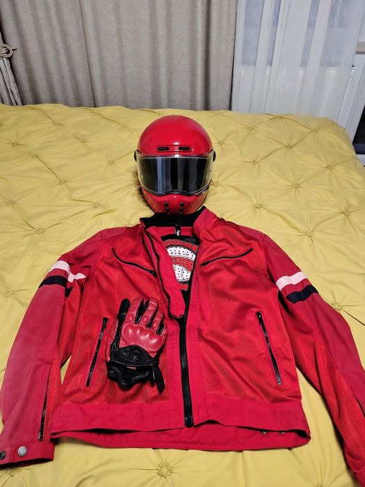 Kawasaki Z 650 RS set complet (side bags, casca, geaca moto) și multiple accesorii