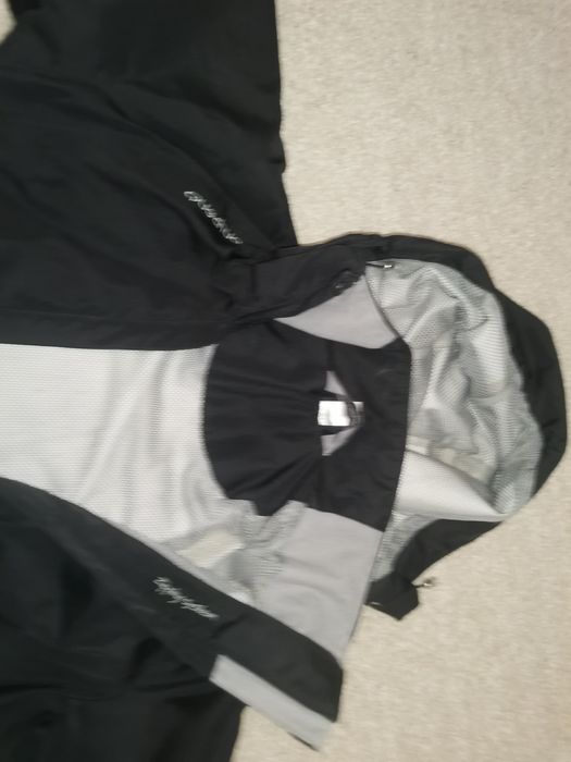 Ветровка яке от Декатлон размер XS за ръст 164 - 170см