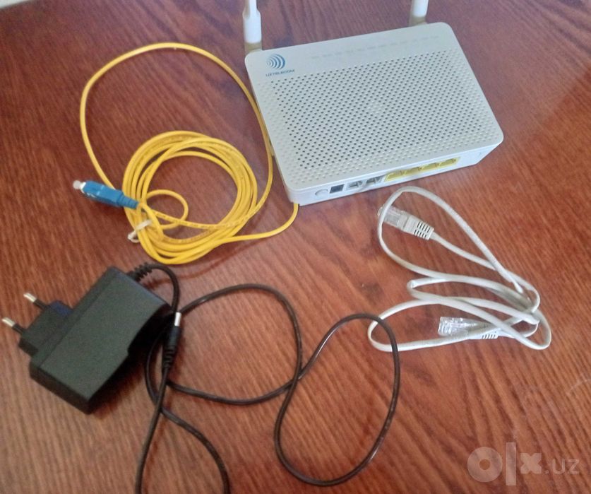 Продаётся оптический модем роутер GPON Huawei EchoLife HG8245H5