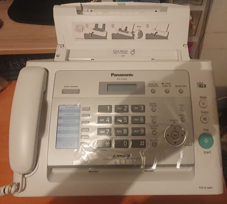 Факс  Panasonic  KX-FL422CX