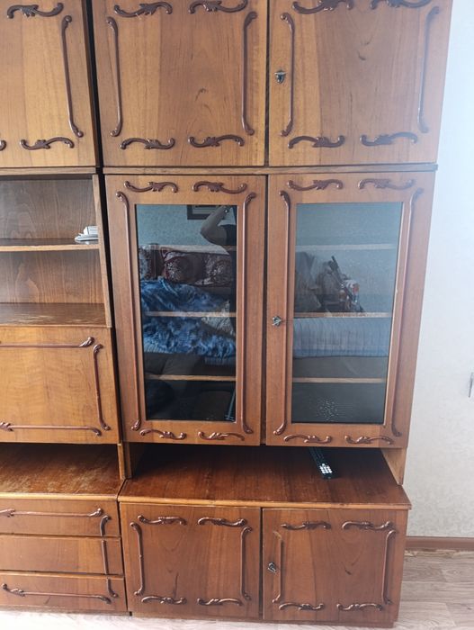 Продам стенку б/у