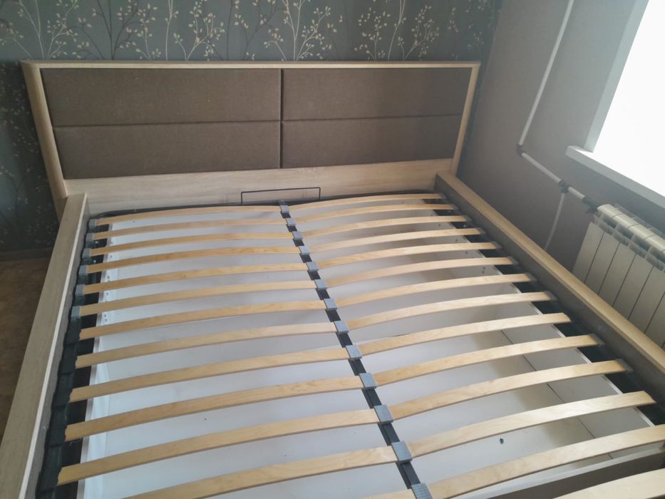 Продам кровать .