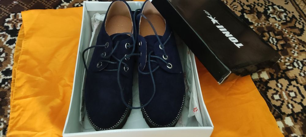 Vând mocasini cu platforma