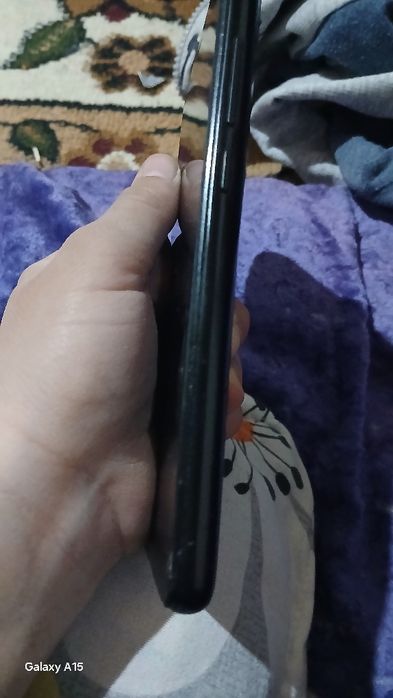REDMI 7 + sotiladi ekranlari oziniki
