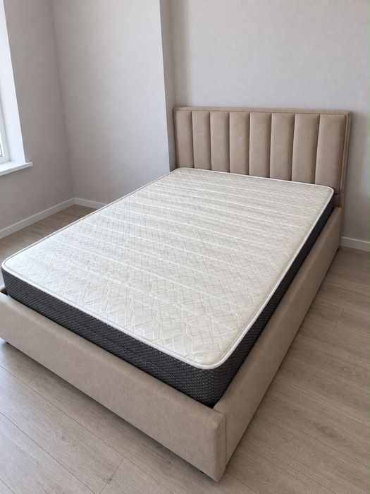 Кровать 140х200 срочно продам
