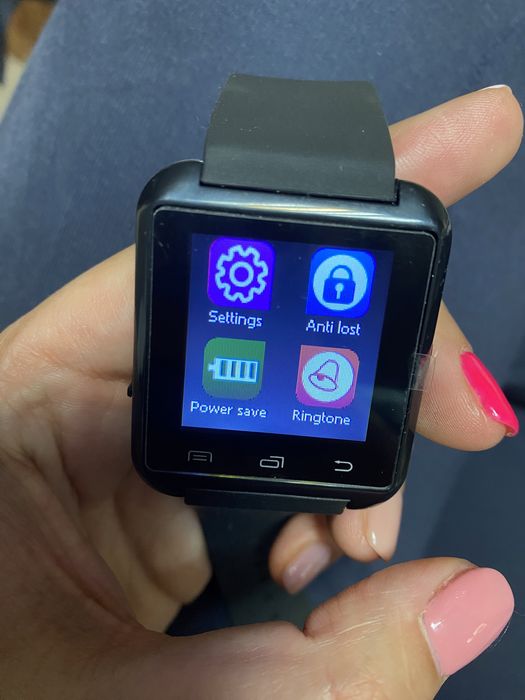 Чисто  нов Смарт часовник