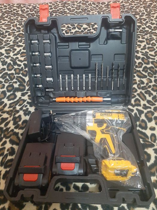 Шуруповерт DeWALT