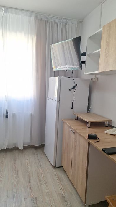 Închiriez camera de camin