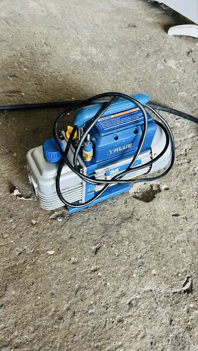 Продавам вакуум помпа Value VE215N!