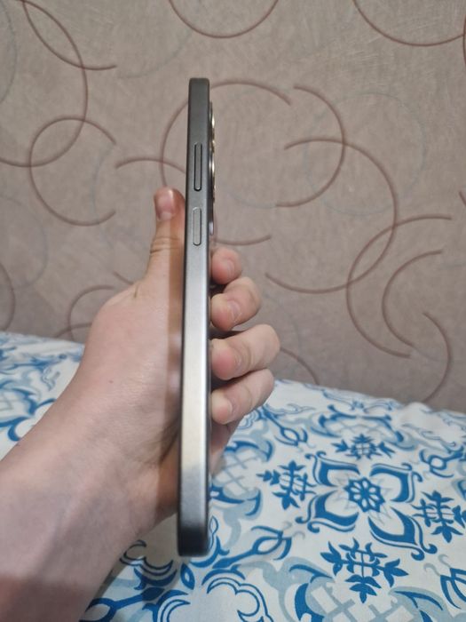 Продам телефон на гарантии