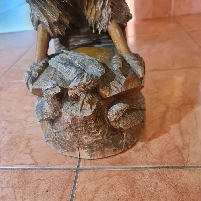 Statueta Vultur cu trei puișori.