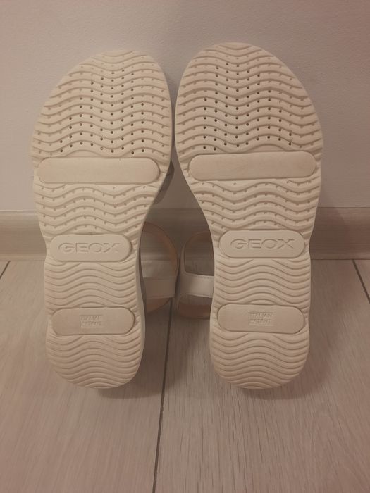 Sandale Geox, piele naturală 37 impecabile