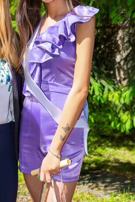 Лилав гащеризон, шит по поръчка