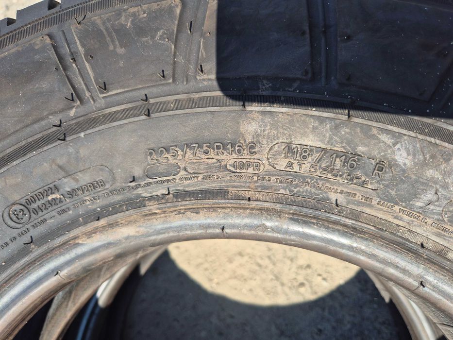2 Anvelope de VARA - 225/75/16C - Michelin - Stare F BUNA - DOT 2025