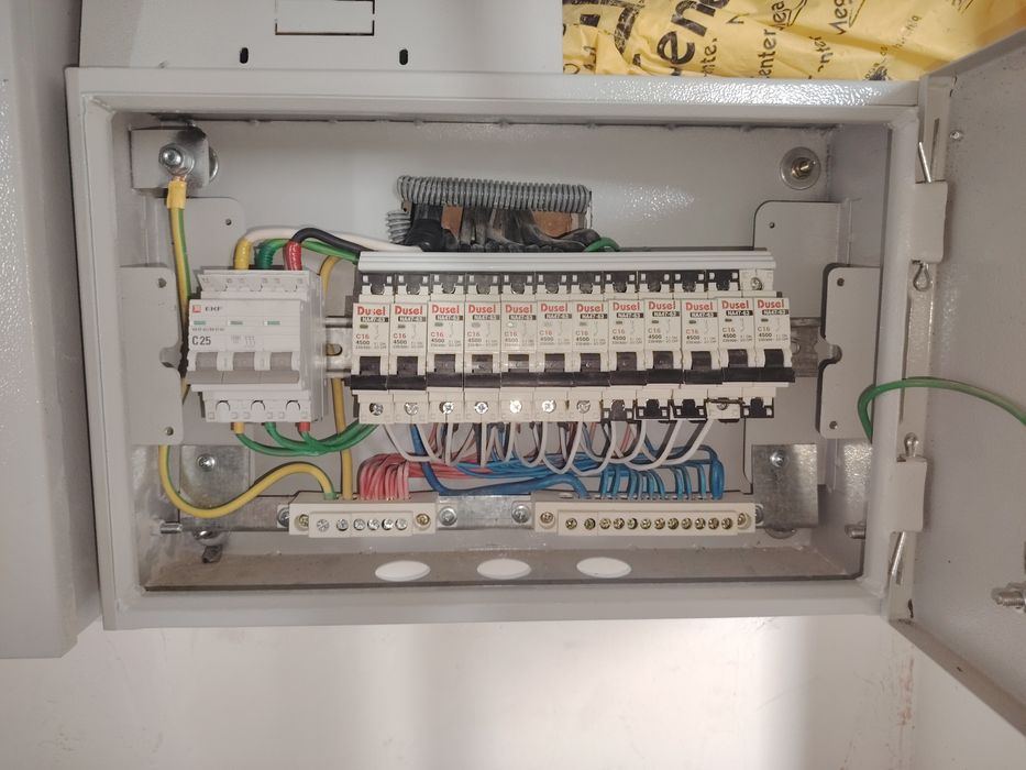 Электрик. Услуги электрика. Вызов электрика на дом. Частный. Вячяслав