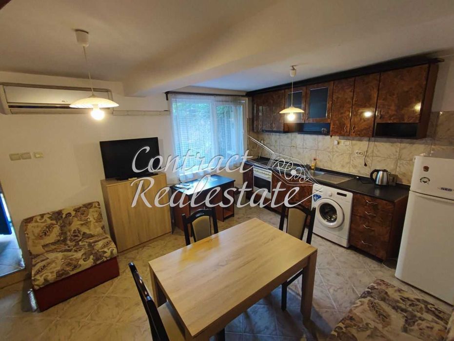 Тристаен Обзаведен Мезонет - Погребите !