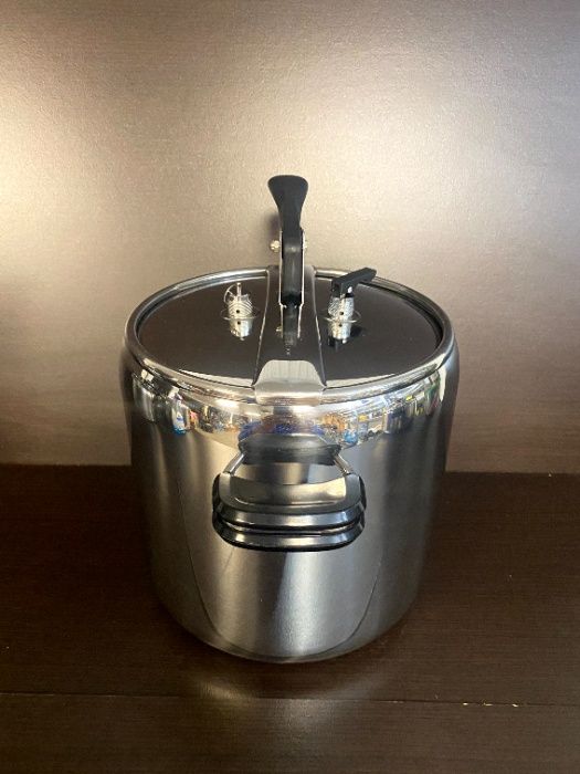 AETERNUM ITALY / Италия качествена тенджера под налягане 7 литра