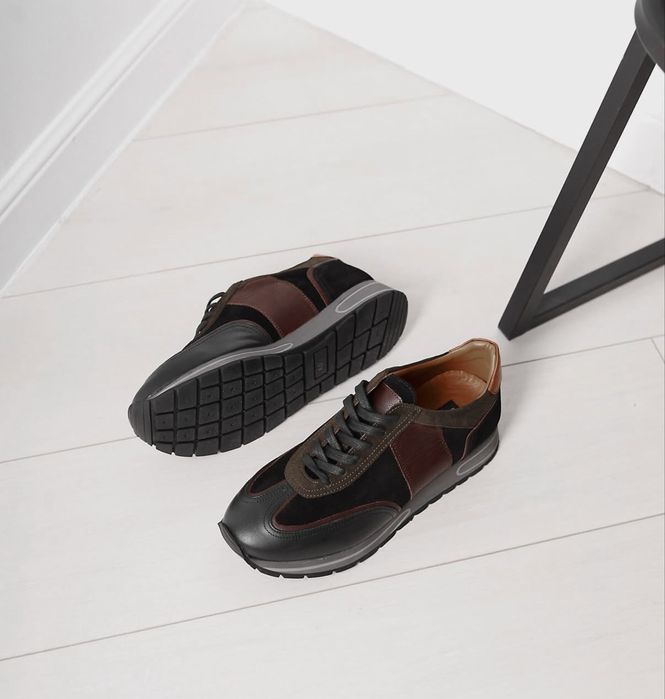 Кроссовки кожаные