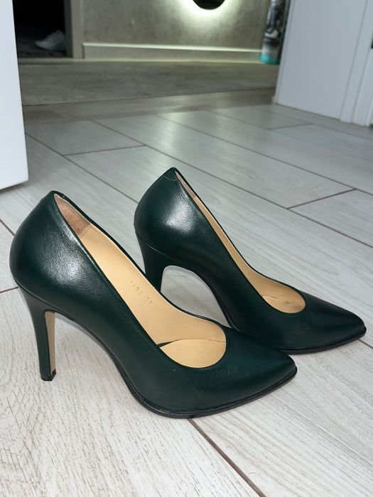 Продам женские туфли.