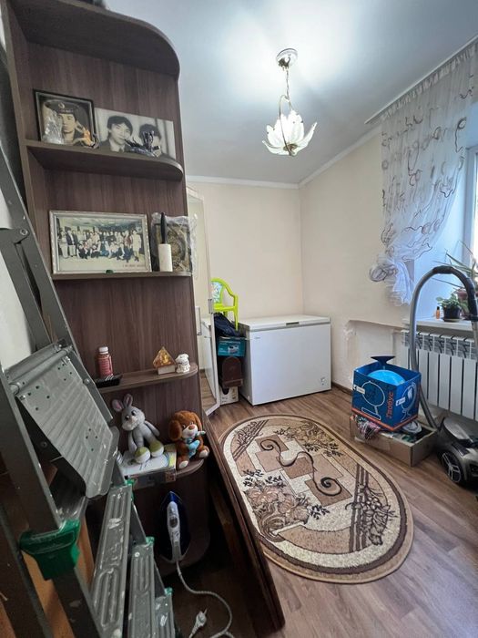 Продам 4 комнатную квартиру