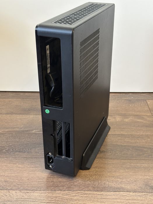 Fractal Design Node 202 SFX HTPC Case само за ITX  дънни платки
