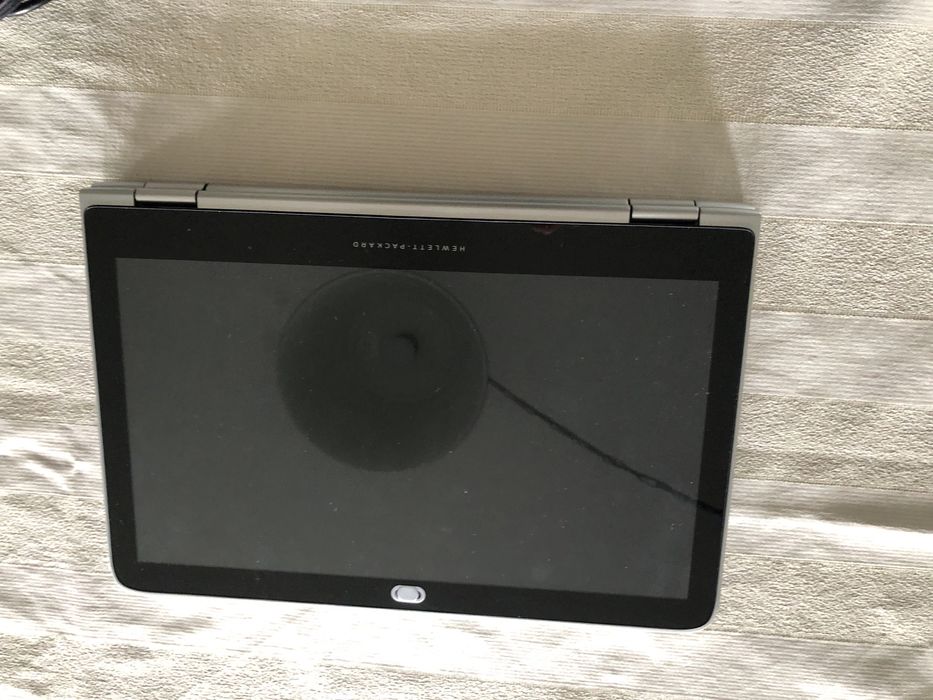Таблет  2 в 1   Hewlett packard