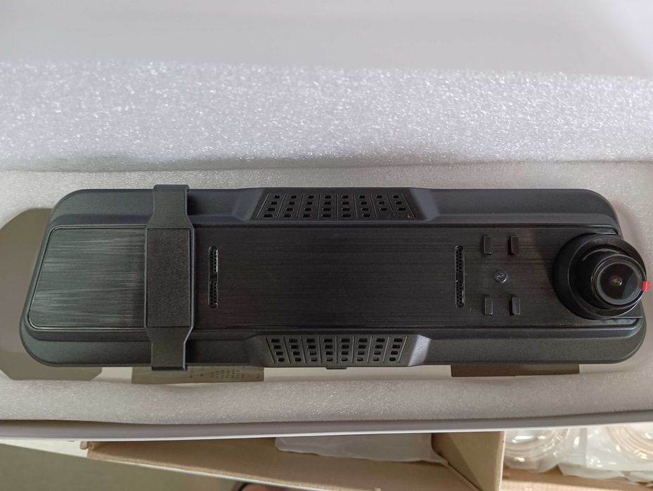 Видео регистратор FULL HD огледало с 2 камери дисплей 10” тъч скрийн