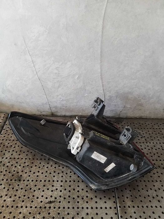 Stop tripla lampa dreapta fumuriu aripa citroen c4 picasso 1 96 73164780