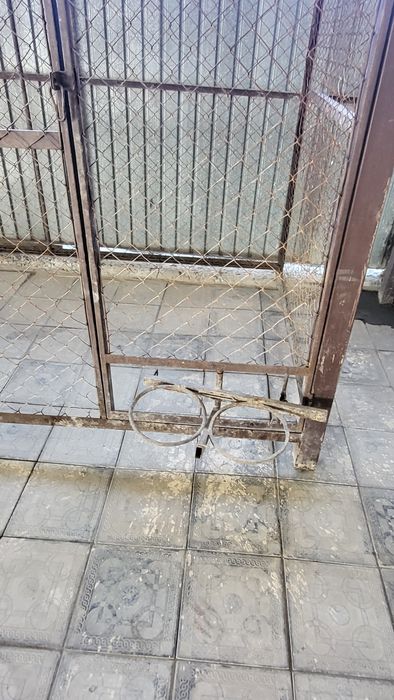 Вольер сатылады .